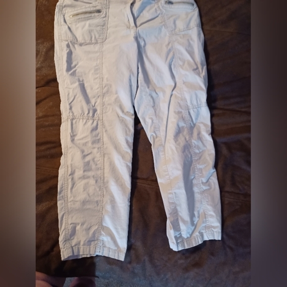 CHICO'S LITE BEIGE CAPRIS,  SIZE 2. - Picture 2 of 8